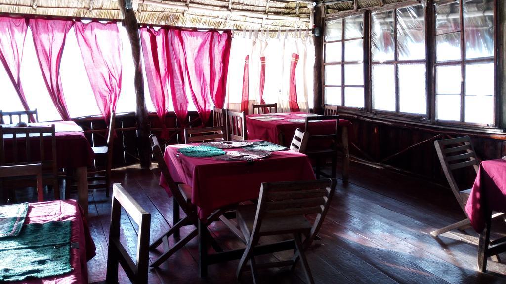 Twisted Palms Lodge & Restaurant Bwejuu Esterno foto