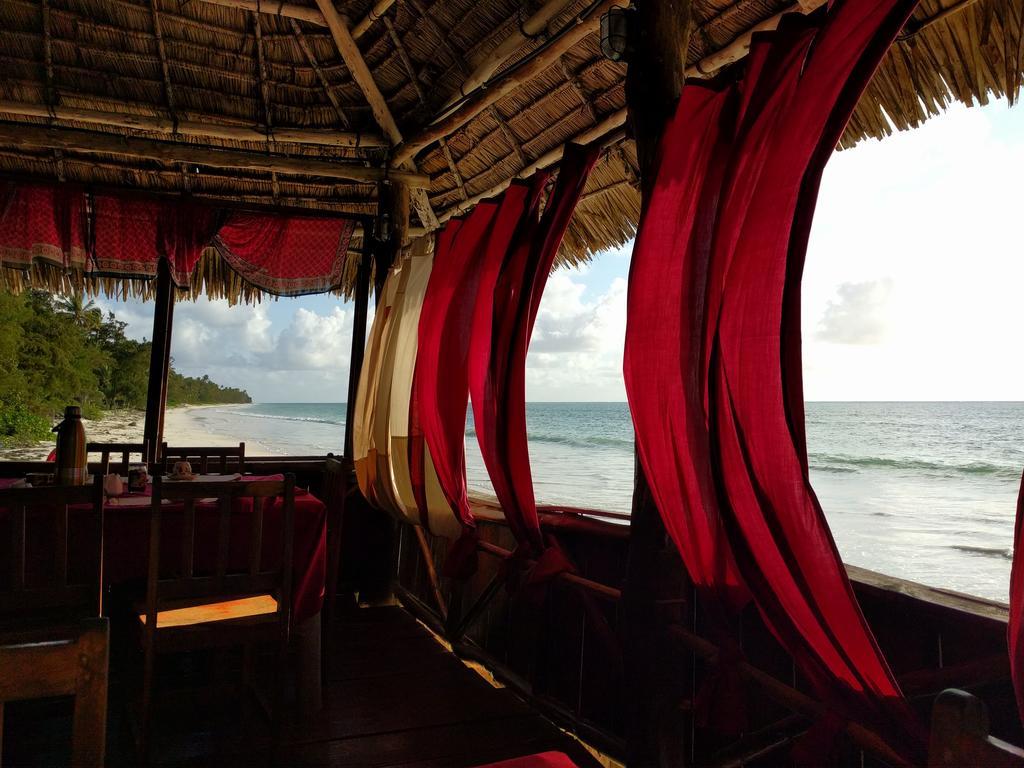 Twisted Palms Lodge & Restaurant Bwejuu Esterno foto