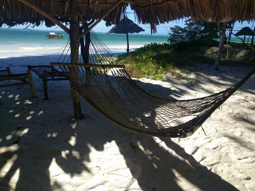 Twisted Palms Lodge & Restaurant Bwejuu Esterno foto