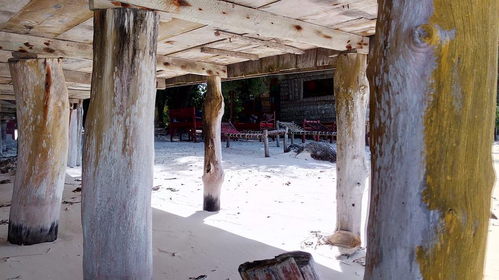 Twisted Palms Lodge & Restaurant Bwejuu Esterno foto