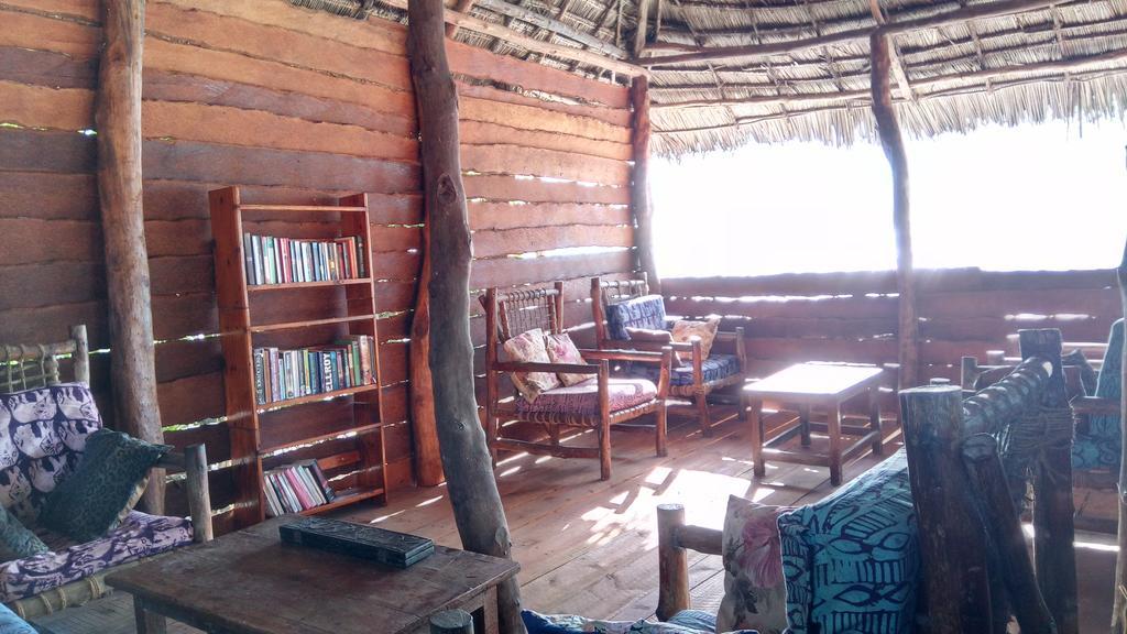 Twisted Palms Lodge & Restaurant Bwejuu Esterno foto