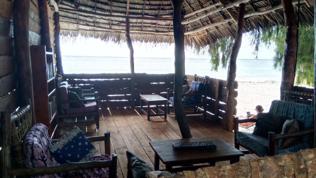 Twisted Palms Lodge & Restaurant Bwejuu Esterno foto