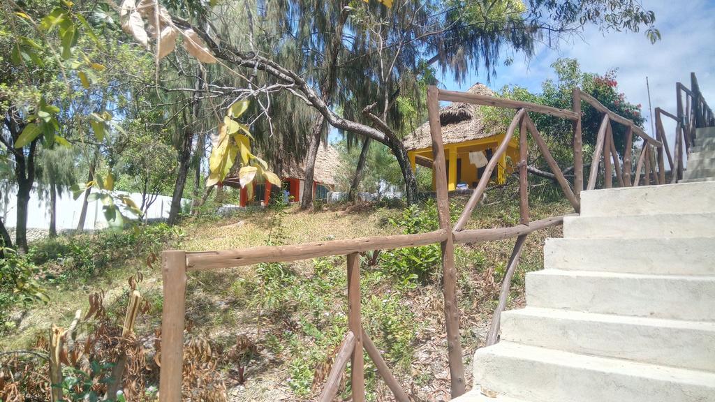 Twisted Palms Lodge & Restaurant Bwejuu Esterno foto