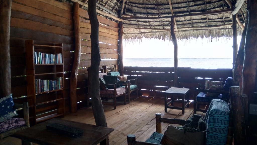 Twisted Palms Lodge & Restaurant Bwejuu Esterno foto